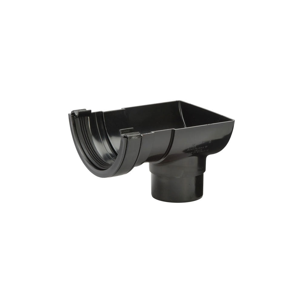 Stopend outlet for waste pipe gutter system